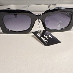 Black Rectangular Sunglasses